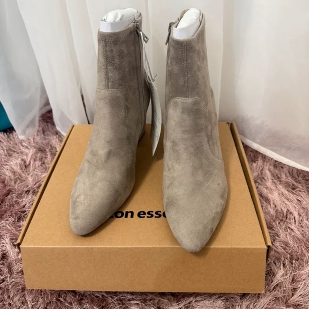 Amazon Essentials Gray Heeled Boots - image 2
